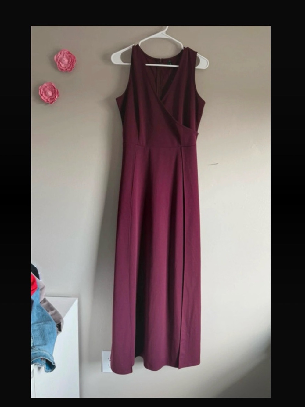 NWT! Size l Sleeveless V-Neck Maxi Dress in Burgundy